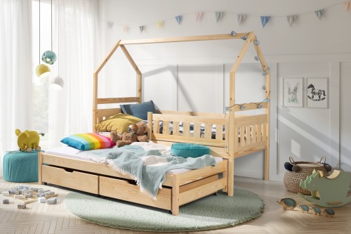 domek blanka z barierką sosna35.jpg